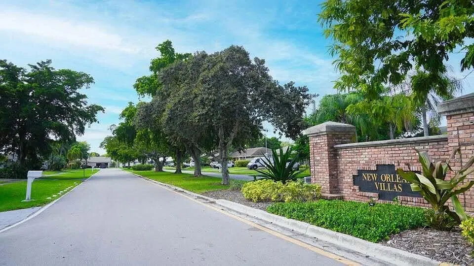 4 bed, 3.0 bath, 2713 sqft, $6,250 — Photo 3