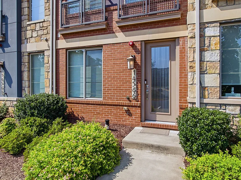 14566 Lake Vista Dr — Photo 3