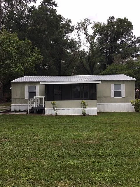 146 SW Naples Gln