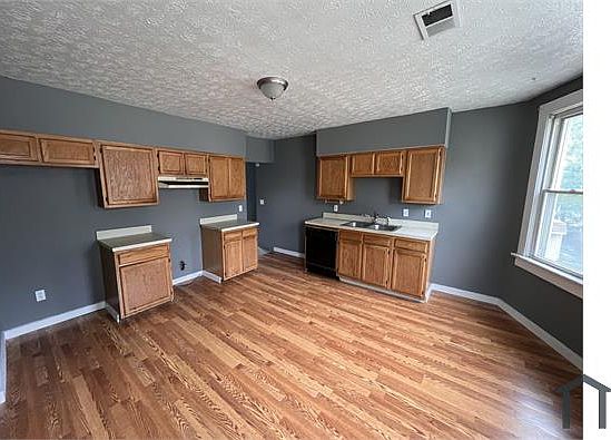 2nd image of 6919 Fullerton Ave #2