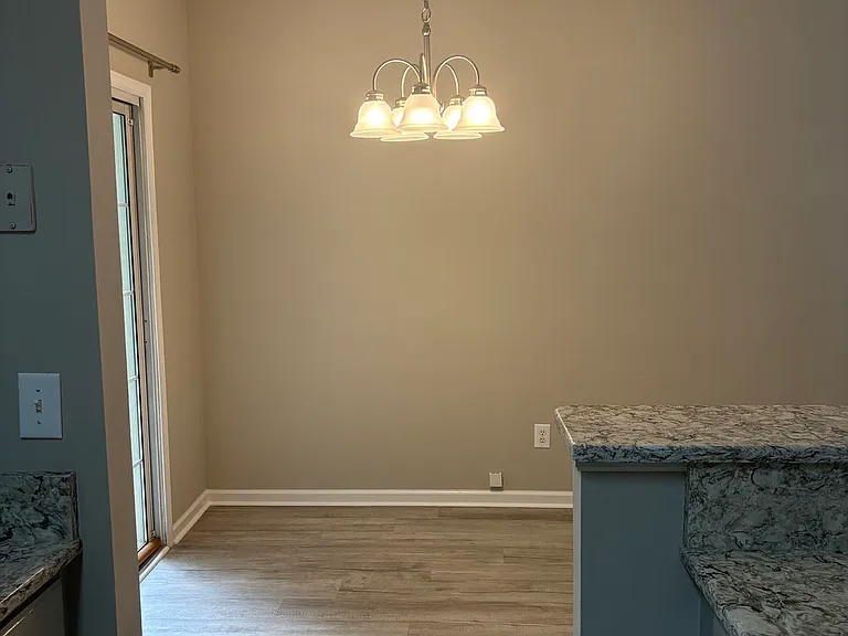 565 N Fairfield Dr — Photo 7