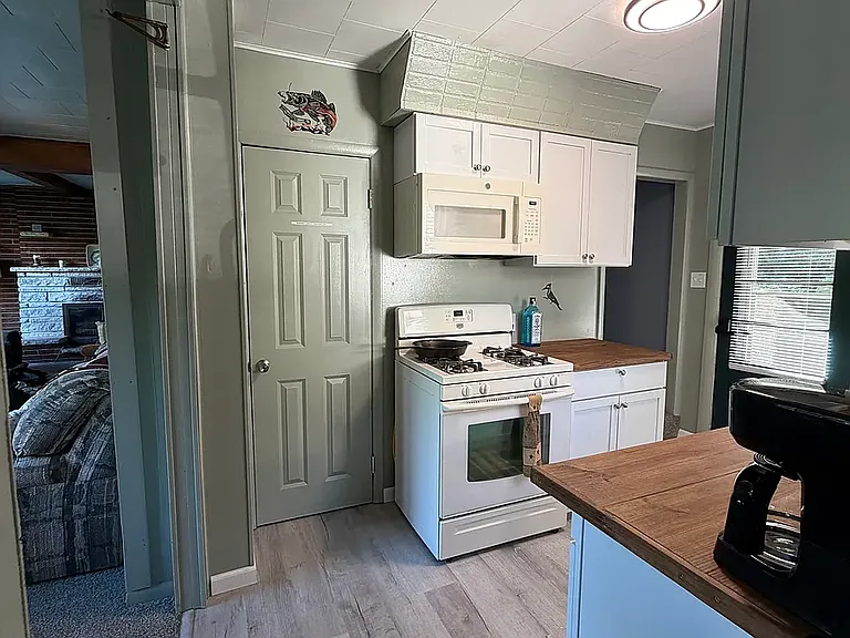 122 N Ford Dr — Photo 6