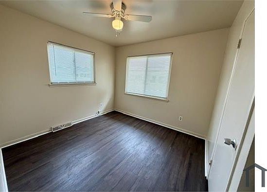 4th image of 212 Arcola St