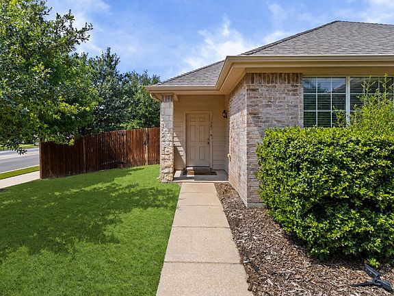 3rd image of 1301 Sand Verbena Way