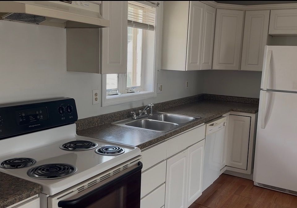 1st image of 13 Pezzullo St APT 4