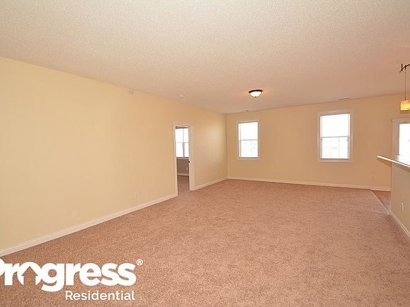 3rd image of 9624 Treyburn Green Way