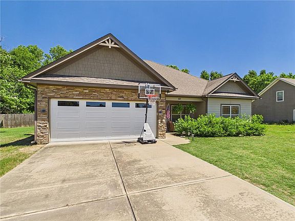 3rd image of 54 Winter Hawk Dr