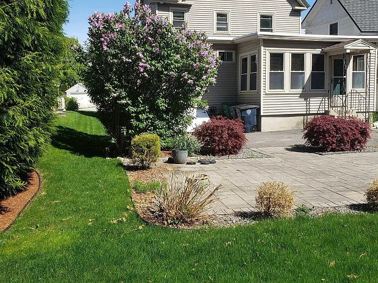 11 Taylor St — Photo 2