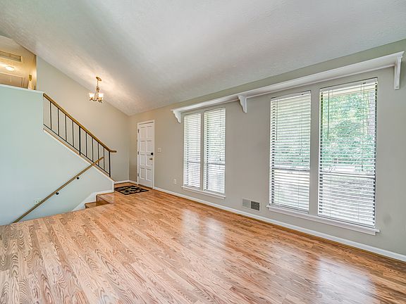 4th image of 3316 Stonewall Dr NW