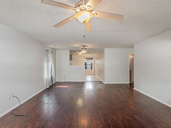 5th image of 2125 Carlton Ln