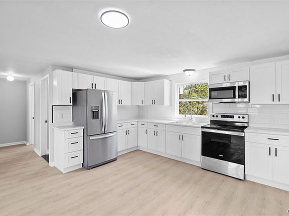 4th image of 302 Hinsdale Rd