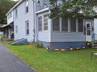 25 Blinn St, Whitehall, NY 12887