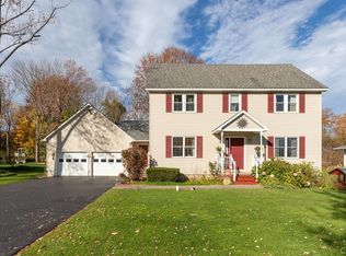 18 Brookwood Dr, Oswego, NY 13126