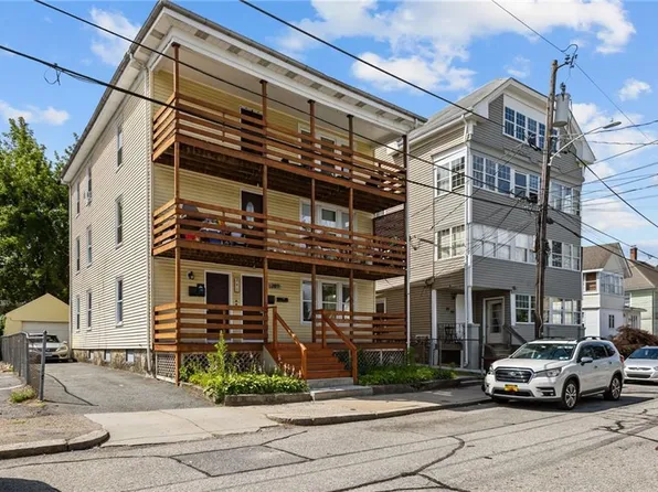 289 Mowry St, Woonsocket, RI 02895