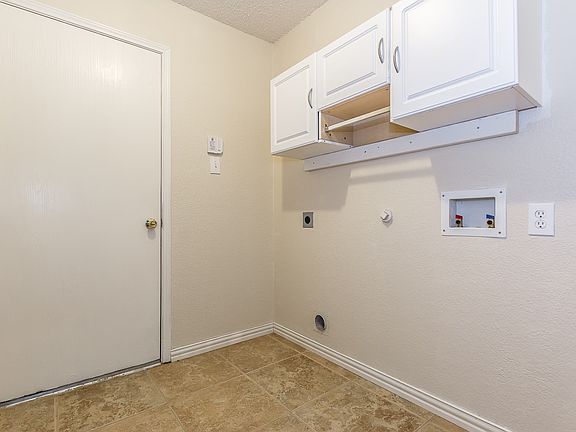 5th image of 2705 Margaret Ln