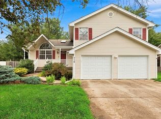 716 SE 11th St, Lees Summit, MO 64081