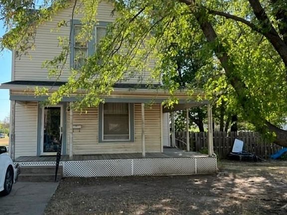 2nd image of 318 N Main St