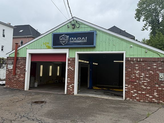 2nd image of 266 N Front St