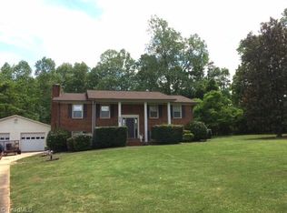 455 Rolling Park Dr, Lexington, NC 27295