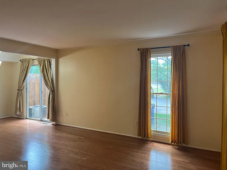 39 Triple Crown Ct — Photo 4