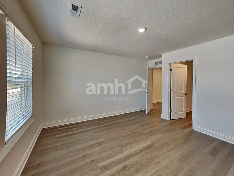 315 Pine Hill Ct — Photo 16