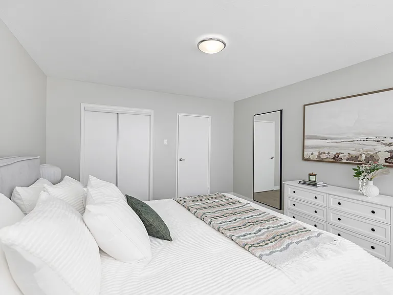 210 Markland Dr — Photo 8