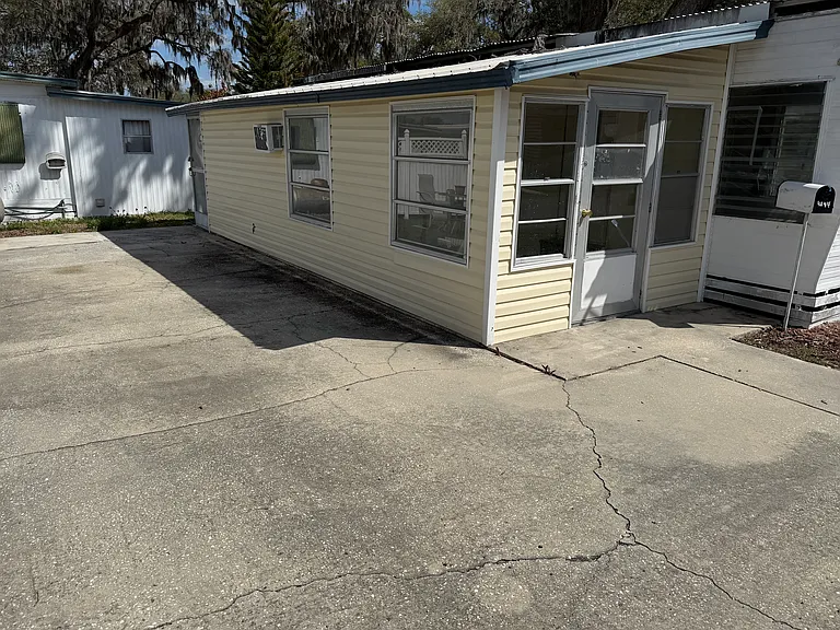 4844 Cottage St — Photo 3