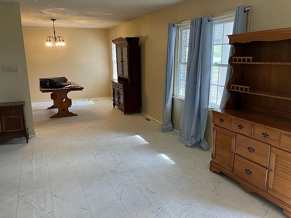 5th image of 40 Timberhill Dr