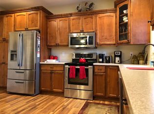 1905 28th St SW, Minot, ND 58701