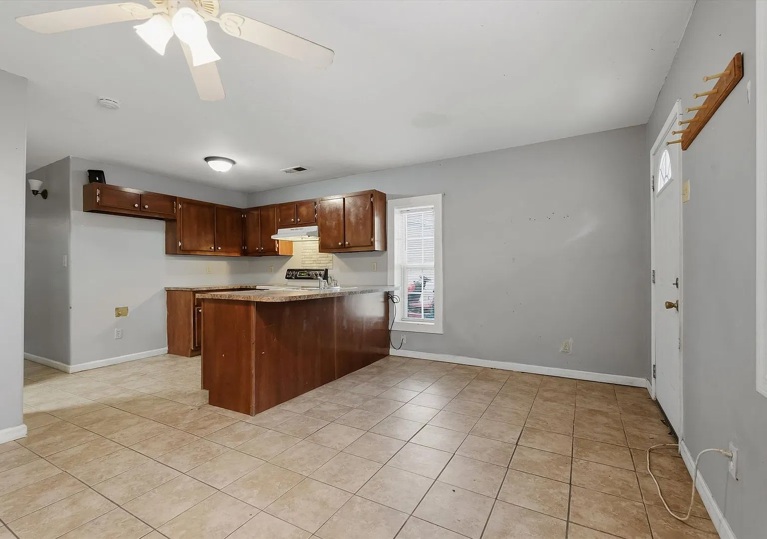 230 N Greenwood — Photo 4