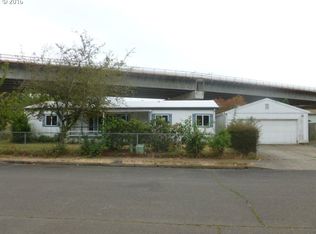 916 E 12th St, Newberg, OR 97132