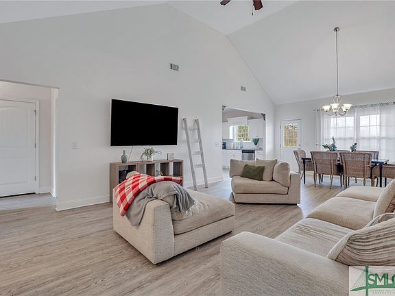 5th image of 36 Baggs Circle SE
