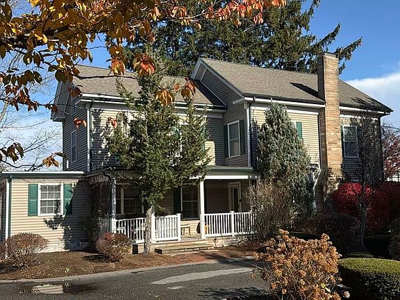 2nd image of 97 Sylvan St Unit 7