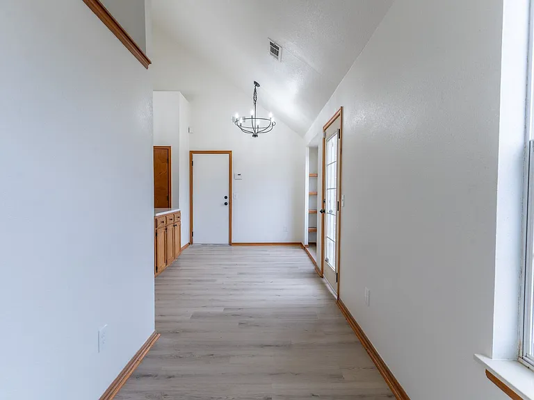 1801 SW 24th St — Photo 7