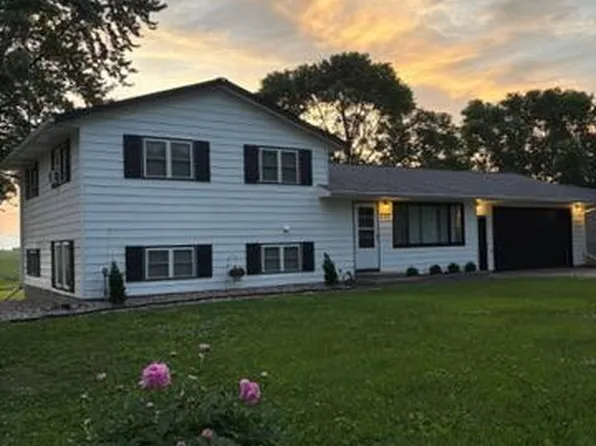 1107 4th St NW, Clara City, MN 56222