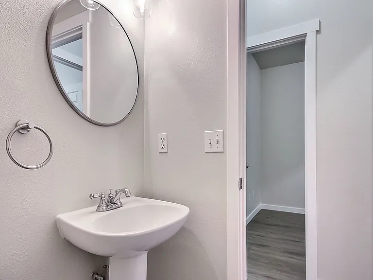 1448 Kincaid St — Photo 9