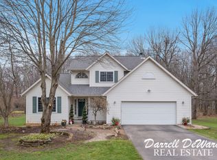 42 Pearson Ct, Lowell, MI 49331