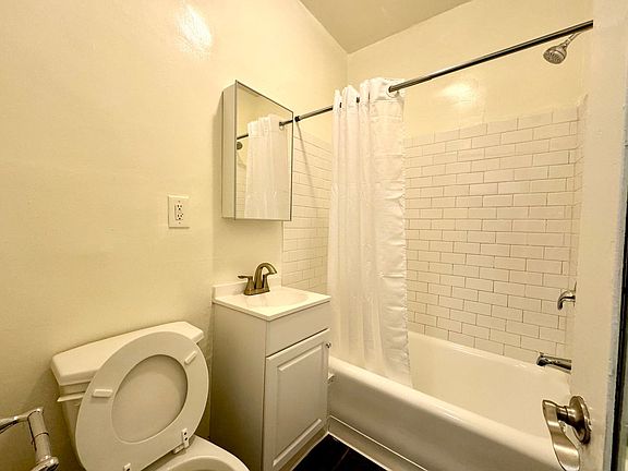 5th image of 248 S Western Ave APT 300