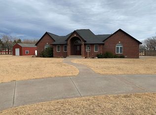 701 E 10th St, Cherokee, OK 73728