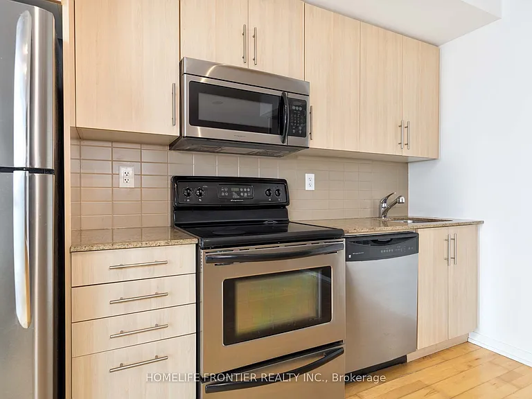 65 Bremner Blvd #2111 — Photo 12