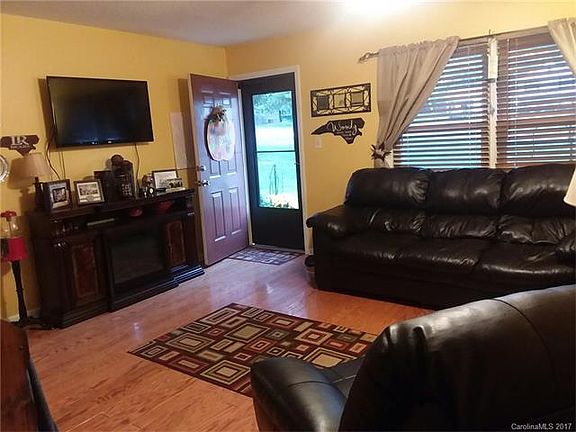 4th image of 2305 Starbrooke Dr #24