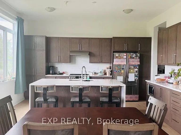 747 Coast Cir — Photo 15