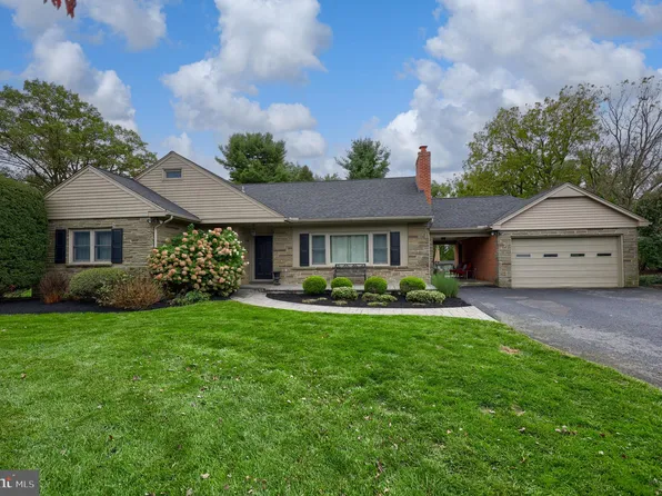 352 Ruth Ridge Dr, Lancaster, PA 17601