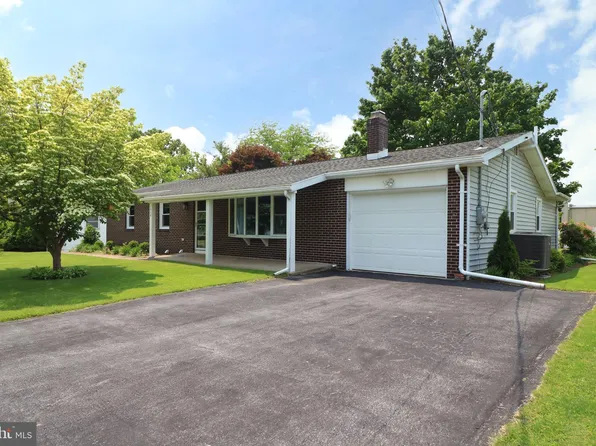 1518 Cromer Dr, State College, PA 16803