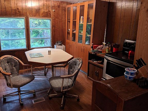 5th image of 2169 Colby Creek Rd