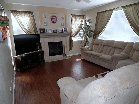 4th image of 206 Vineyard Valley Way