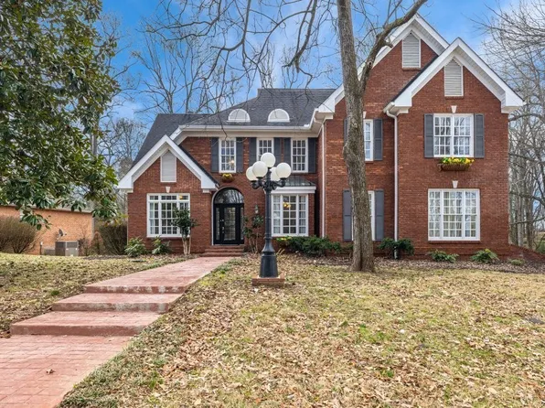 545 Ridgecrest Dr, McMinnville, TN 37110