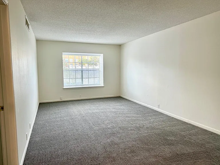 2601 Bellefontaine St #B301 — Photo 13