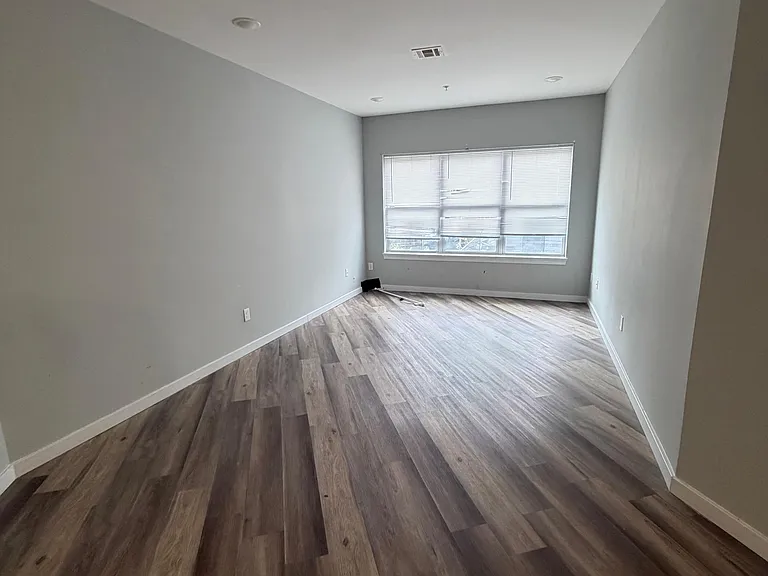 210 Spring St #210 — Photo 7