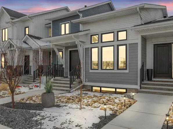 45 N Larkspur Bnd, Okotoks, AB T1S 3K7